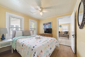 10 soverom, skrivebord, strykejern/-brett og wi-fi (inkludert)