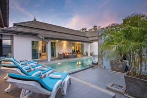 Outdoor pool - Modern Elegance 3BR Pool Villa Marine (Rawai)
