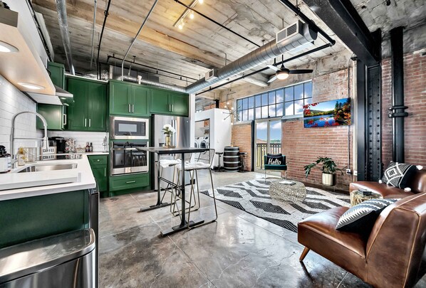 Interior - Oso Condo- Walk To The Silos (Waco)