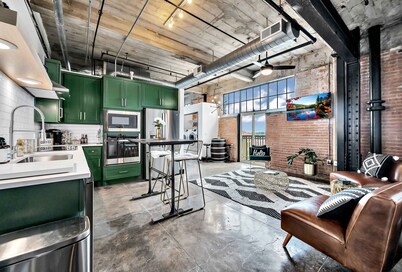 Oso Condo- Walk To The Silos