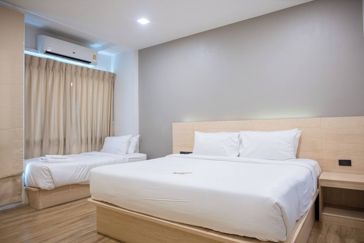 Triple Room | Premium bedding, desk, free WiFi, wheelchair access
