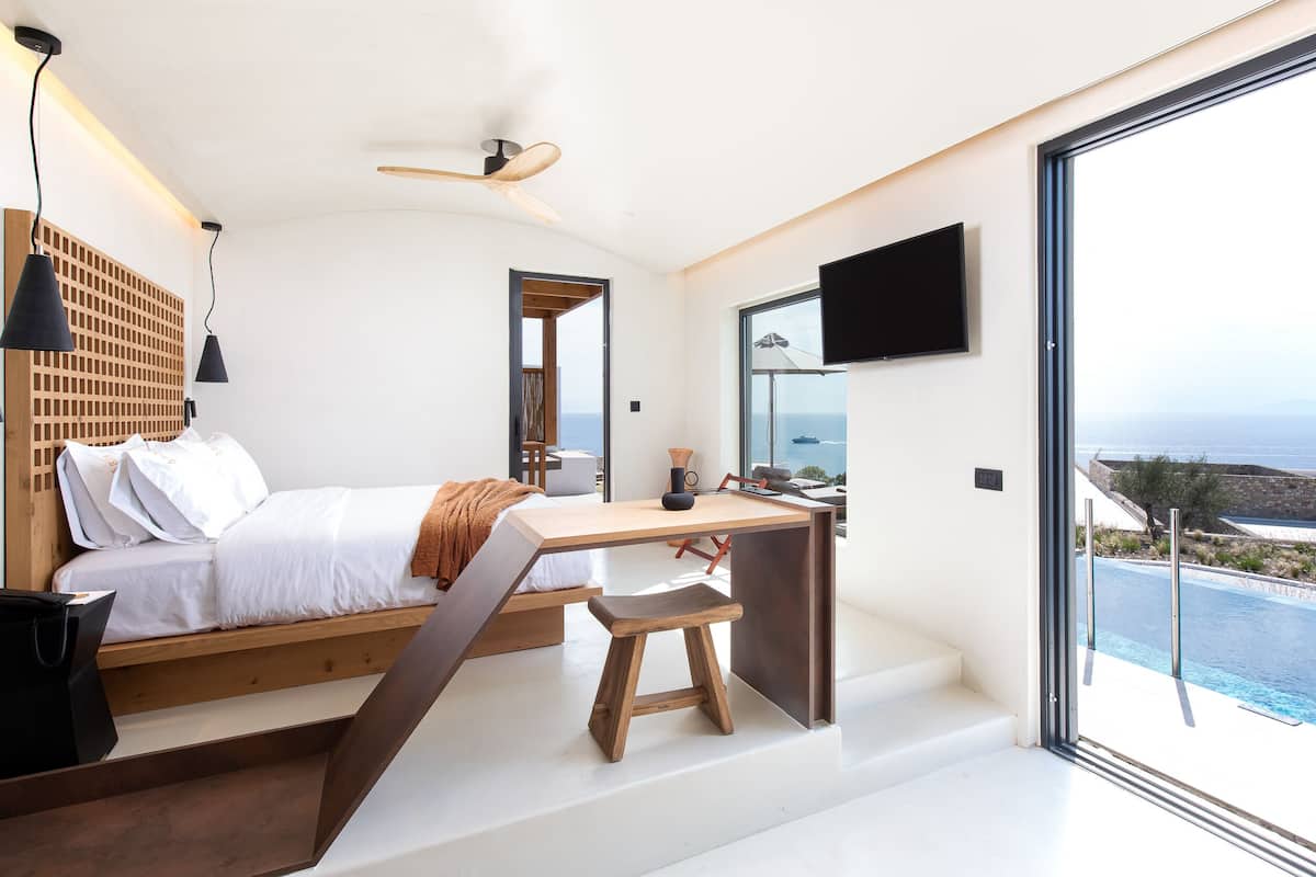 Suite Sea View with Private Pool | 1 bedroom, minibar, in-room safe, desk