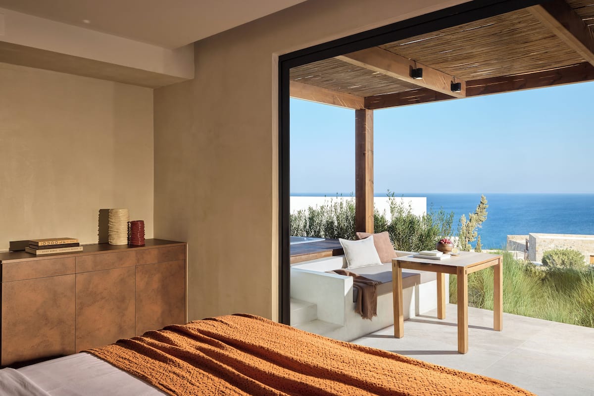 Minibar, in-room safe, desk, laptop workspace