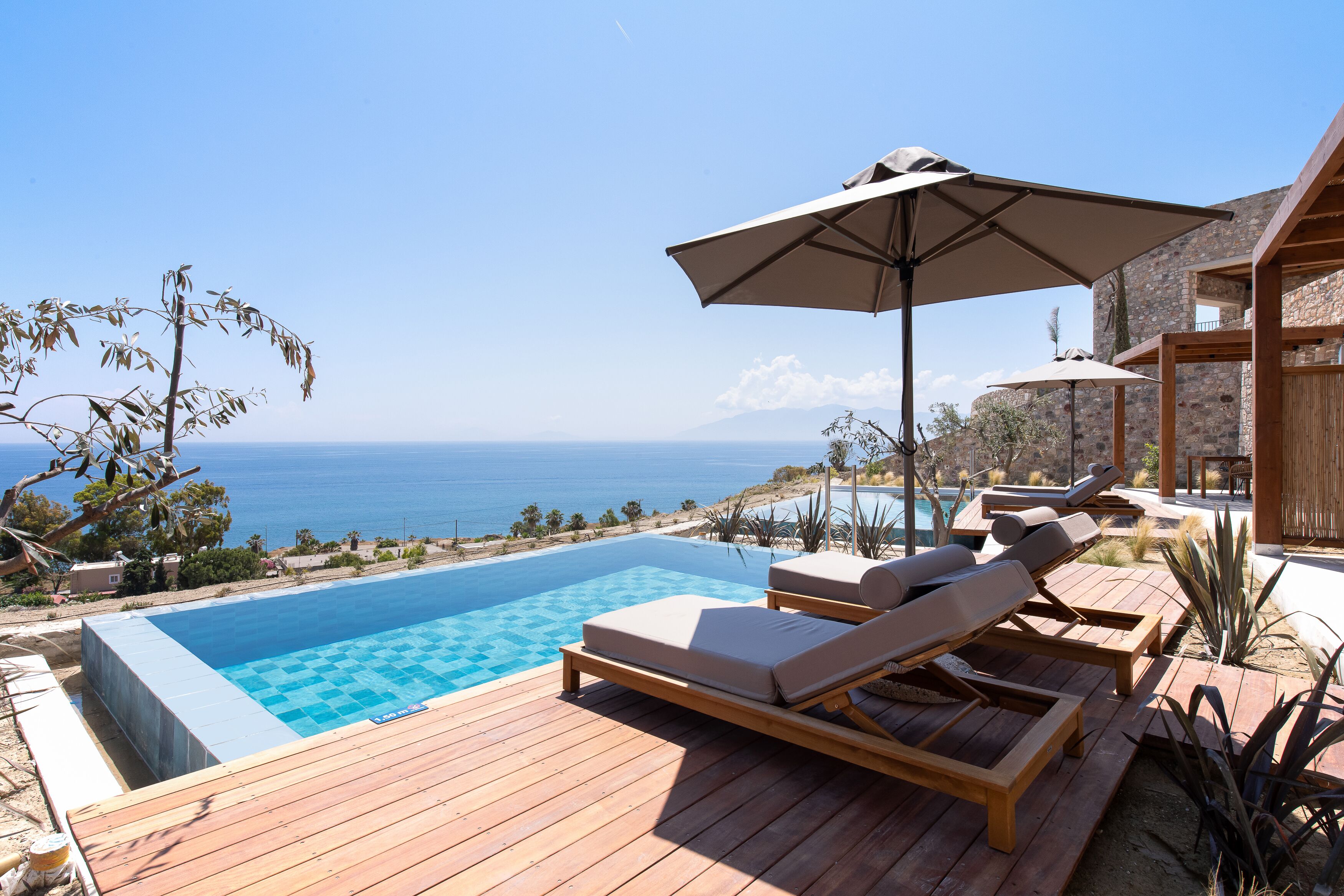 Deluxe Cave Suites Sea View with Heated Private Pool | Extérieur