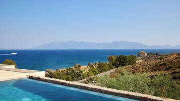 Deluxe Suite Sea View with Private Pool | Private pool