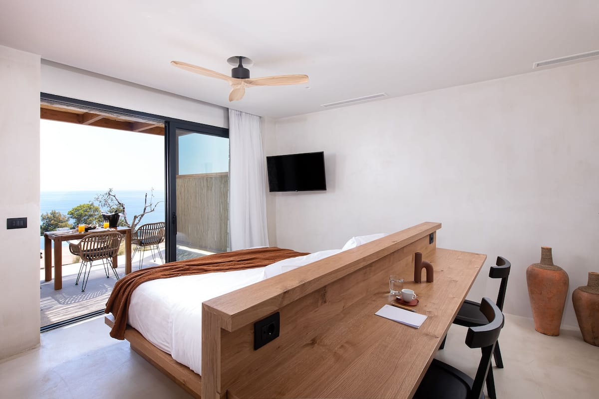 1 bedroom, minibar, in-room safe, desk