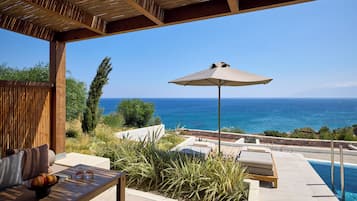 Suite Sea View with Private Pool | ํด๋ณ/๋ฐ๋ค ์ ๋ง