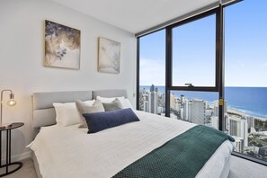 2 bedrooms, iron/ironing board, WiFi, bed sheets - Luxury Oceanview Apartment on 50th Level (Broadbeach)