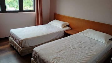 3 bedrooms, bed sheets, wheelchair access