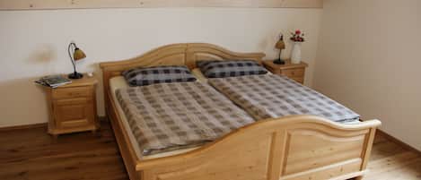 2 bedrooms, WiFi, bed sheets
