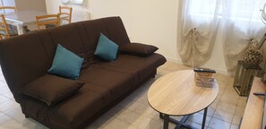 TV - Petite Maison au Coeur du Périgord Noir (Salignac-Eyvigues)