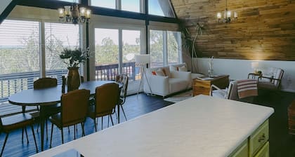 Totten Lake Lodge - Dreamy Desert A-Frame