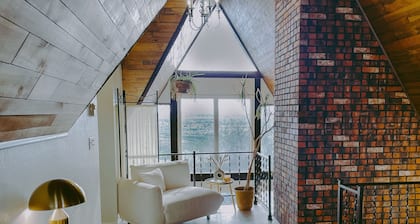 Totten Lake Lodge - Dreamy Desert A-Frame