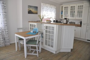 Frokostbuffé hver dag (mot et tillegg)