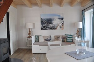 Apartment, 2 Bedrooms, Terrace, Garden View | Free WiFi, bed sheets