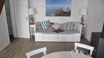 Apartment, 2 Bedrooms, Non Smoking | Living area | 42-inch LCD TV with satellite channels, TV