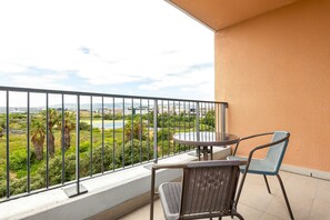 Classic Apartment | Balcony - Waters Edge 317 (Cape Town)