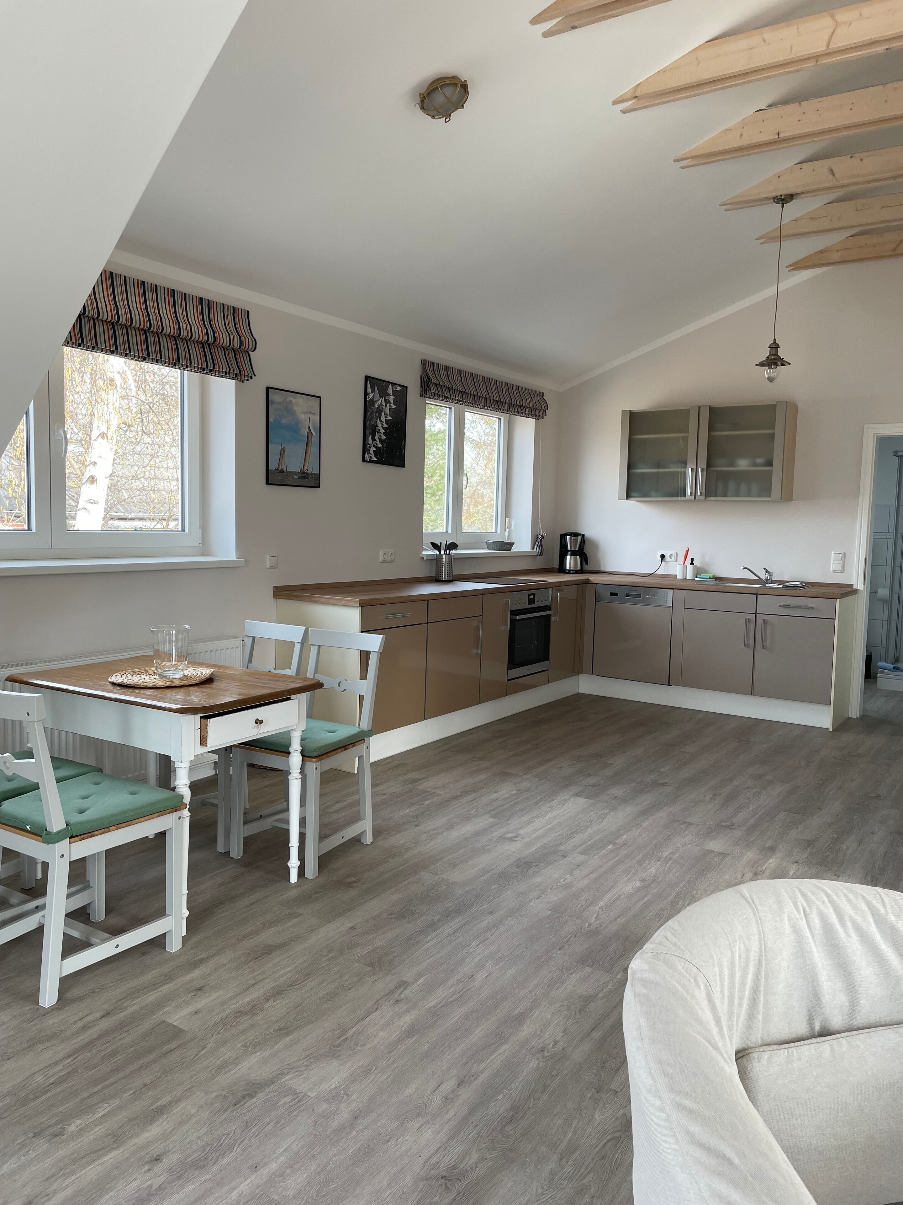 อพาร์ทเมนท์, เตียงคิงไซส์ 1 เตียง, ระเบียง, วิวสวน | ครัวส่วนตัว