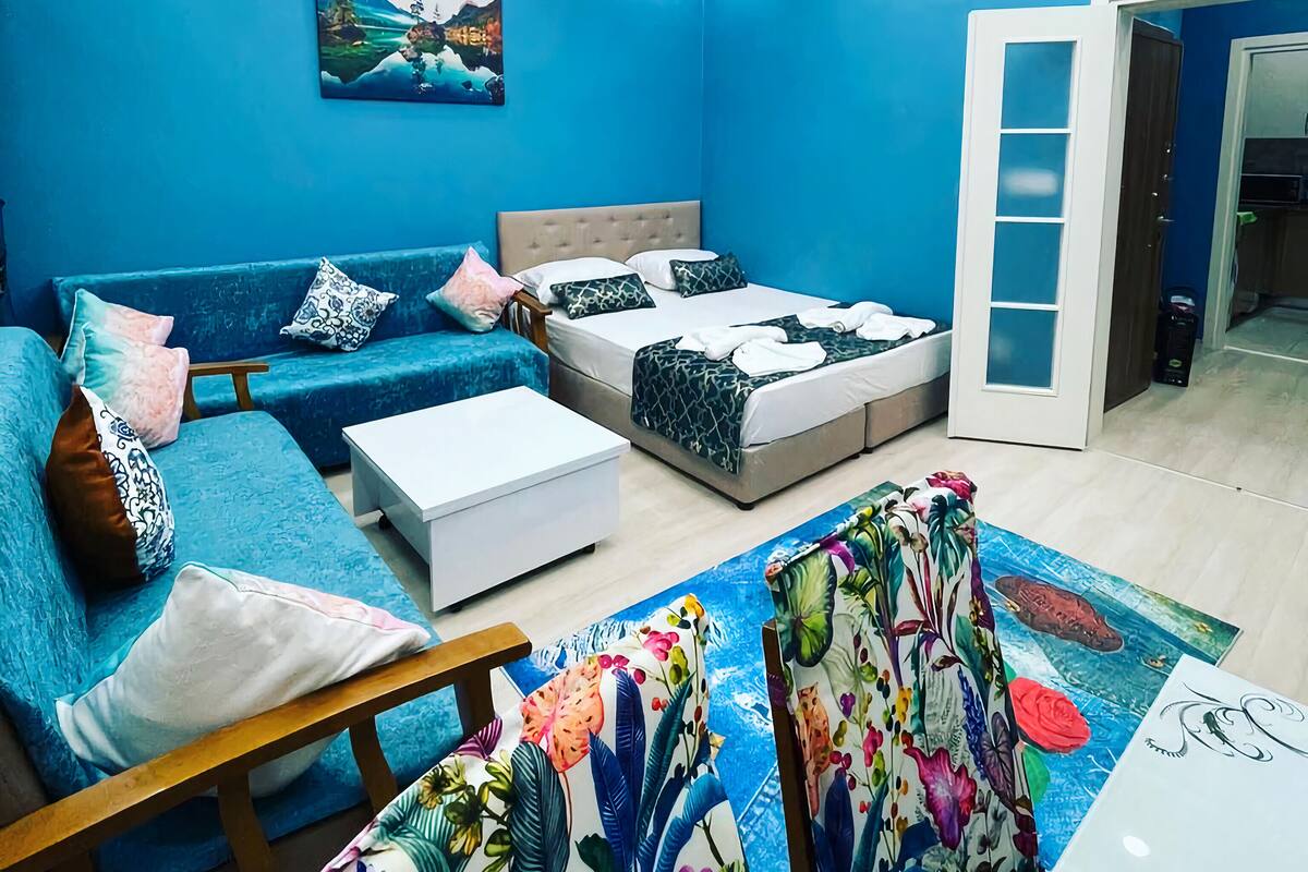 Traditional Apartment | 2 bilik tidur, peti besi dalam bilik, meja, ruang kerja komputer riba 