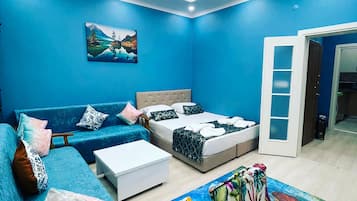 Traditional Apartment | 2 bedrooms, in-room safe, individually decorated, individually furnished