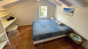 4 bedrooms, bed sheets - Bright Villa with Garden, BBQ, and 2 Terraces, 200m from Santa-Giulia Beach in Porto-Vecchio (Porto-Vecchio)
