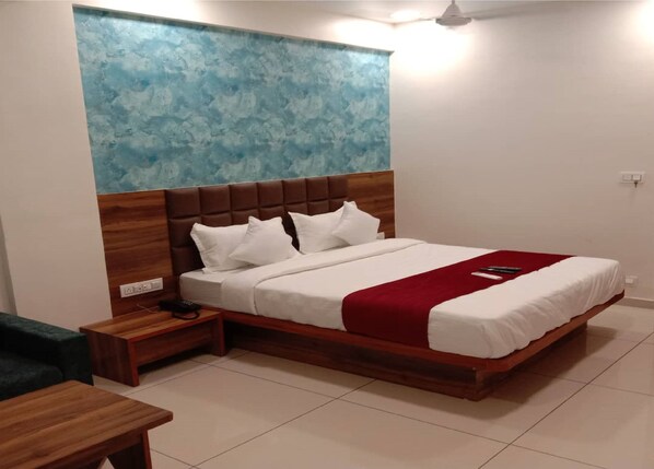 Free WiFi, bed sheets