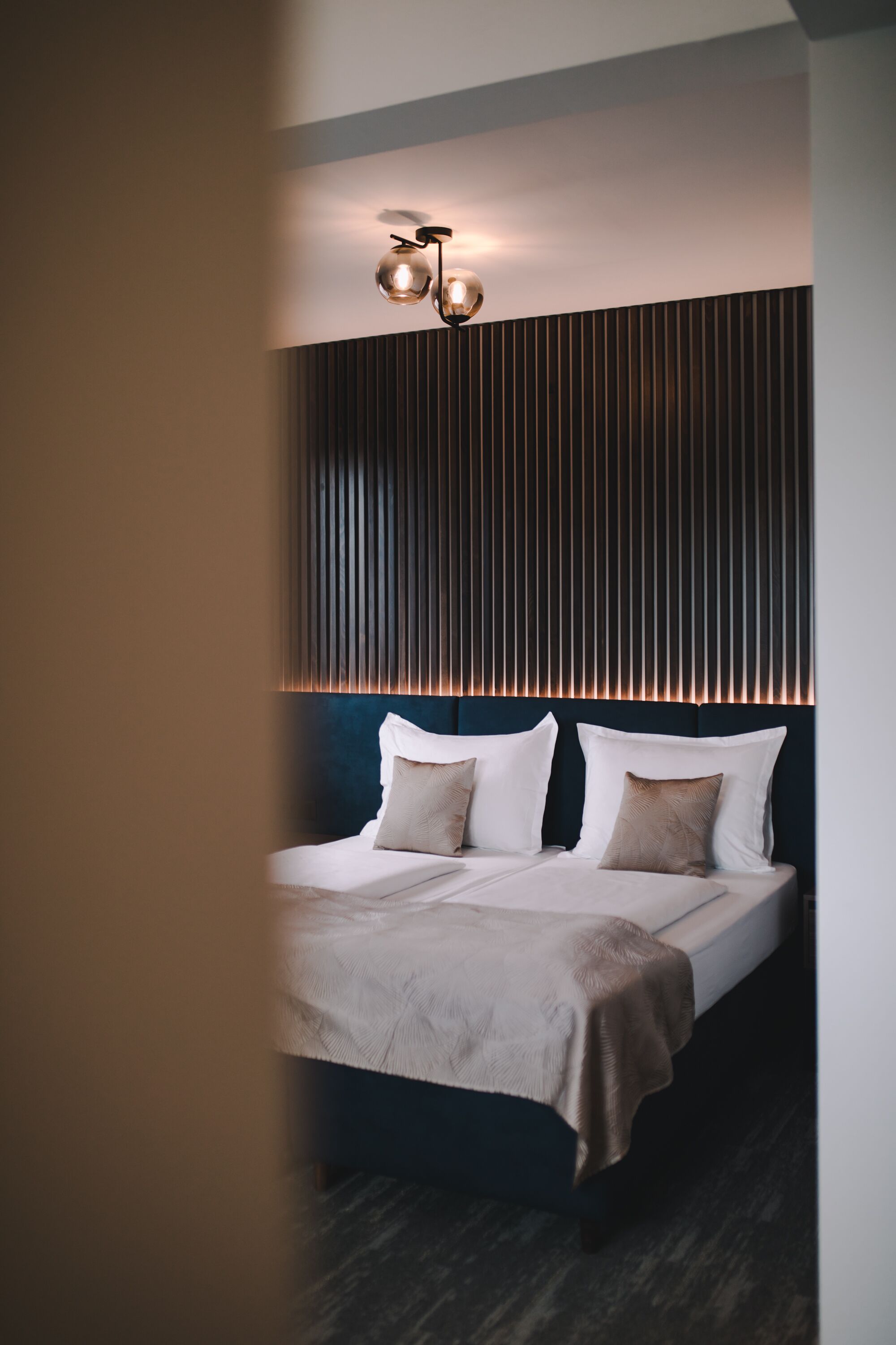 romantic double room | desk, laptop workspace, soundproofing, free wifi