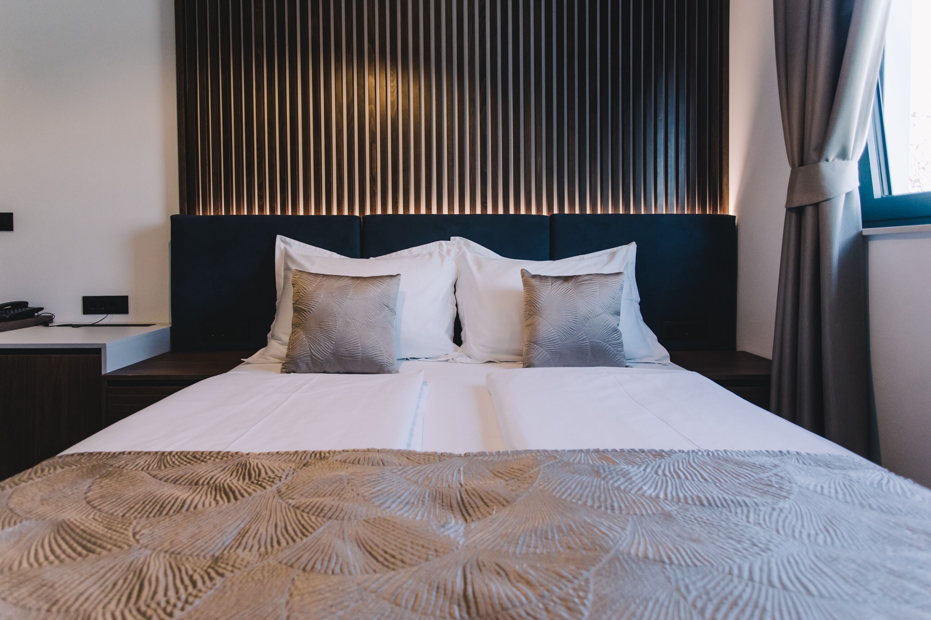 deluxe double or twin room | desk, laptop workspace, soundproofing, free wifi