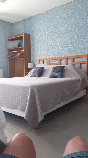 2 bedrooms, travel crib, bed sheets - 30 minutes from Guedelon and 2 hours from Paris (Druyes les belles Fontaines)