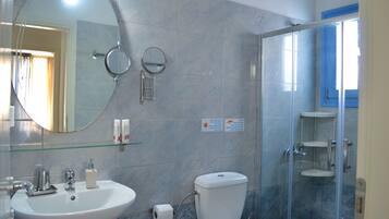 Grand Apartment | Bathroom