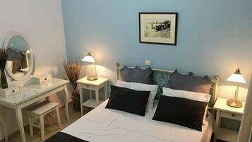 Family Apartment | In-room safe, desk, laptop workspace, soundproofing