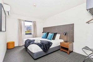 2 soverom, strykejern/-brett, wi-fi (inkludert) og sengetøy