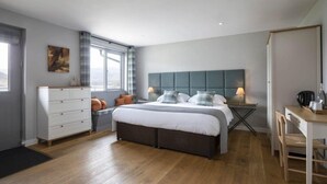 Family Triple Room, Lake View | Free WiFi, bed sheets - Kylesku Hotel (Kylesku)