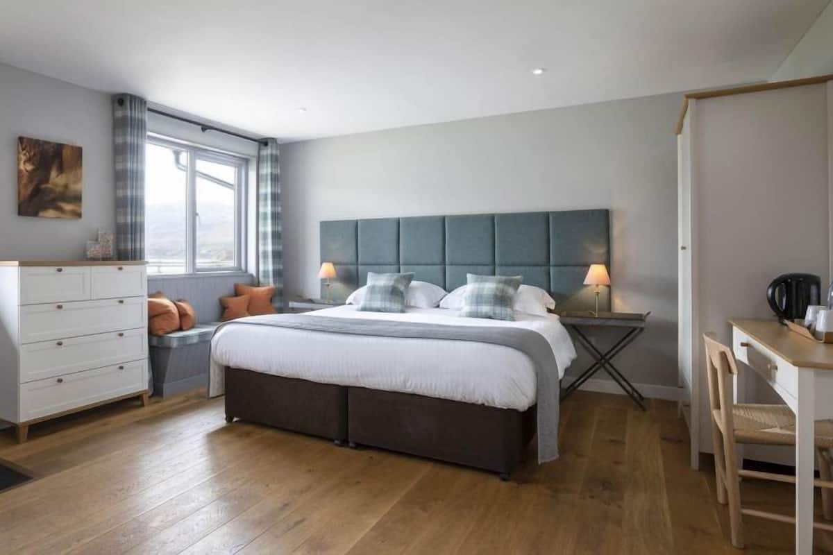 Family Triple Room, Lake View | Free WiFi, bed sheets
