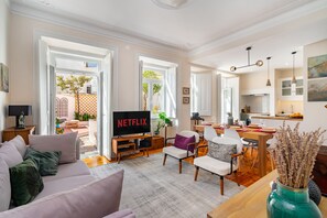 Smart-TV, Videospiele, DVD-Player, Bücher