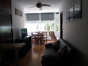 Smart TV - Apartamento Céntrico en Torremolinos (Torremolinos)