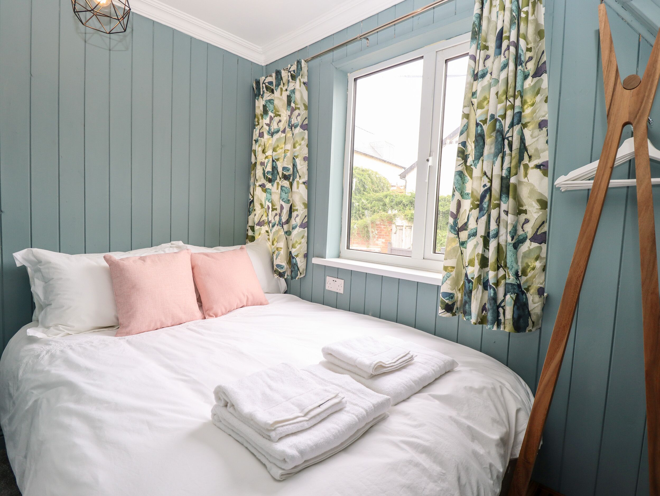 3 bedrooms, individually decorated, individually furnished, free WiFi