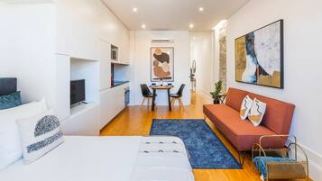 Studio, 1 Katil Kelamin (Double) dengan Katil Sofa | Ruang tamu | TV