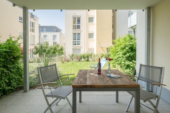 Outdoor dining - Centrally located vacation apartment "Gemeinsamzeit" for 2 people (Überlingen)