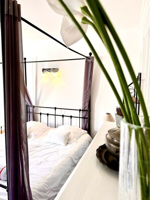 3 Schlafzimmer, Schreibtisch, Bügeleisen/Bügelbrett, Reisekinderbett