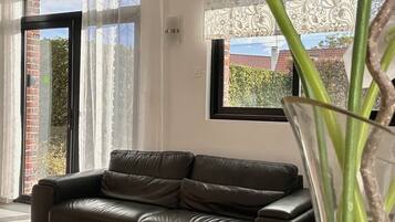 Télévision, table de tennis de table