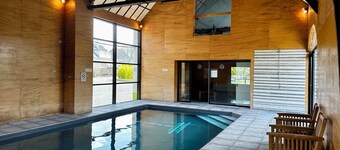 Gîte Les Palmiers – Sleeps 6 – 2 Bathrooms – Heated Indoor Pool