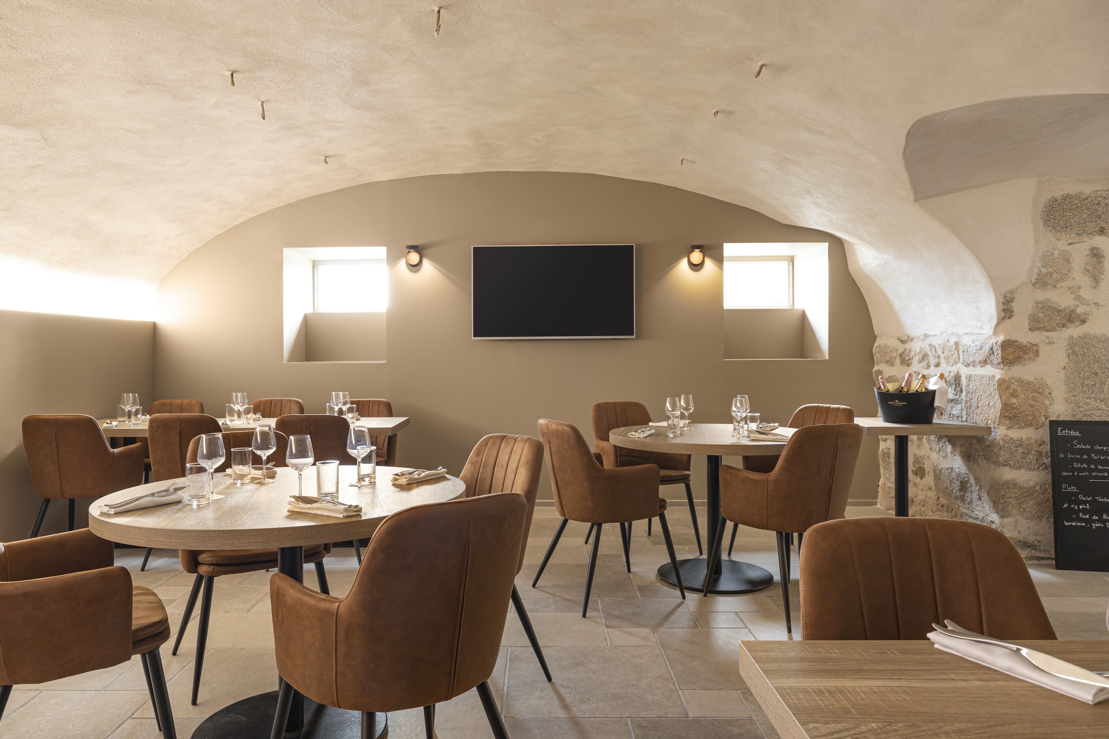 Desayuno buffet diario (EUR 18 por persona)