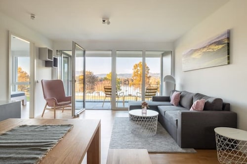 Familienfreundliche Ferienwohnung "Badespaß" direkt am See mit Balkon