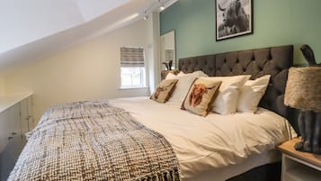 4 bedrooms, individually decorated, individually furnished, free WiFi