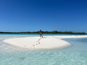 Am Strand, Liegestühle, Strandtücher