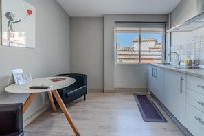 Habitación doble superior, baño en la habitación | Restaurantes