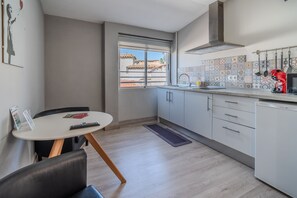 Quarto casal superior, suíte | Opções para refeição