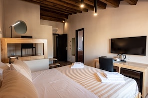 Chambre supérieure double | Literie de qualité, couette en duvet, lit avec matelas à plateau-coussin
