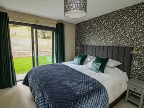 3 habitaciones, decoración personalizada y muebles diferentes 